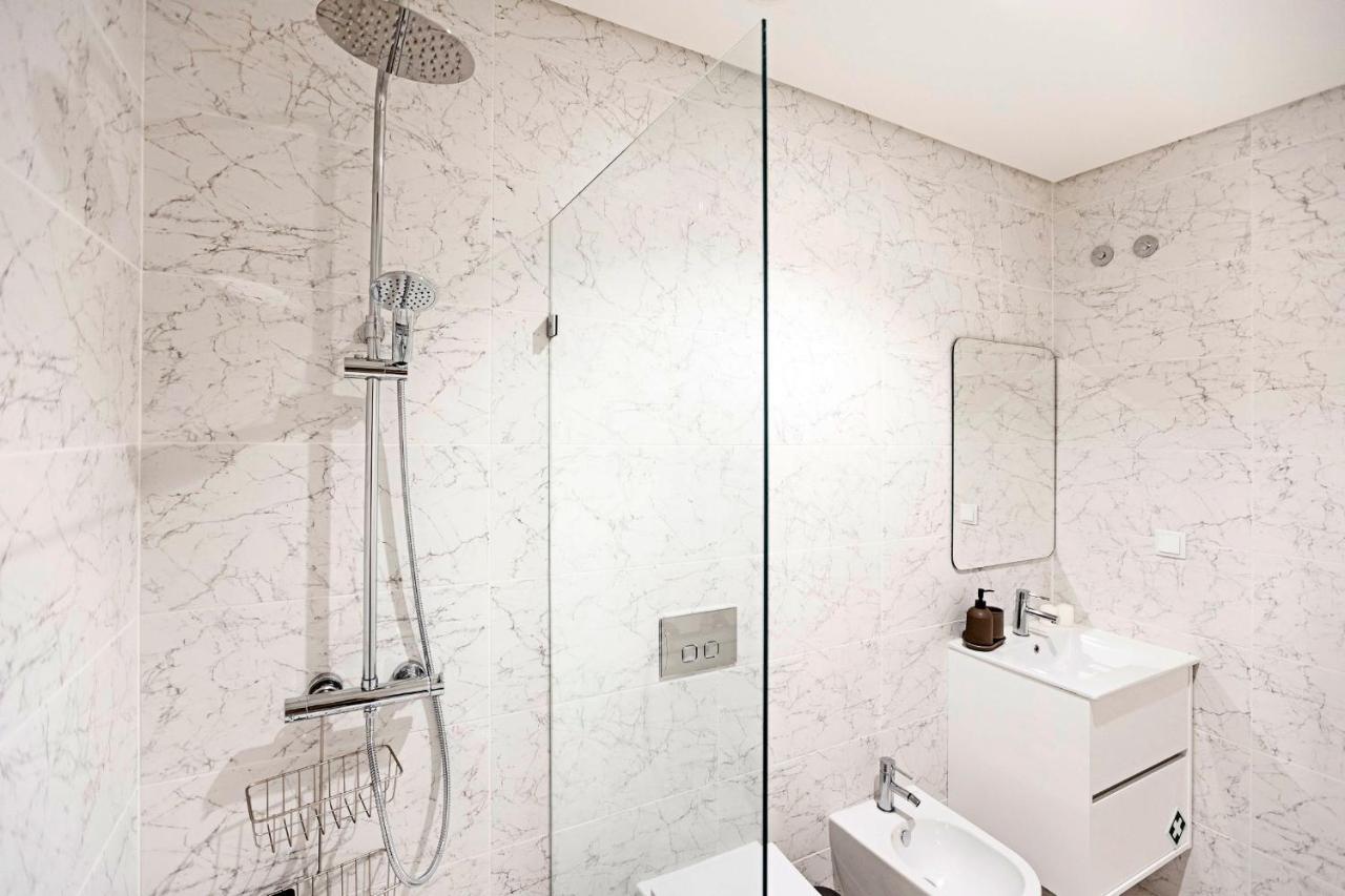 Paraiso 1H W/ Ac By Lovelystay Porto Bagian luar foto